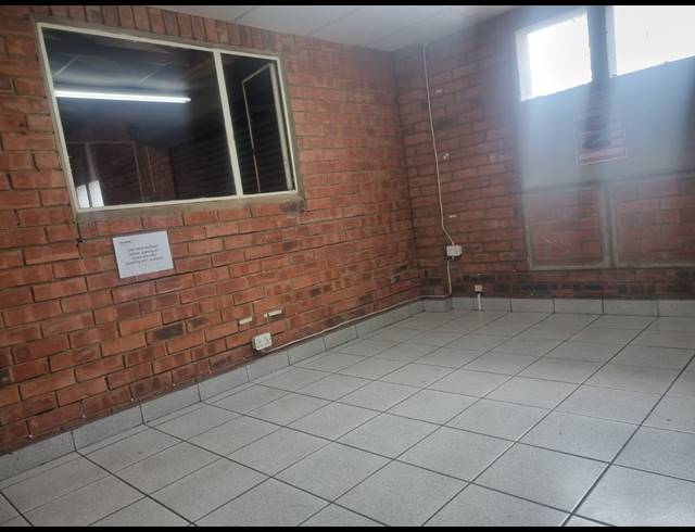 285M² WORKSHOP TO LET IN KULEKA